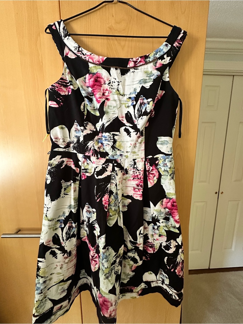 White House black market floral size 14